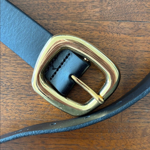 Madewell Black Belt with Gold Buckle - Picture 2 of 4